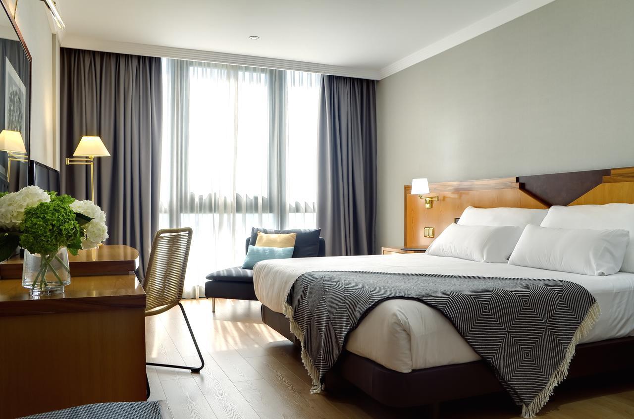Oca Puerta Del Camino Hotel Сантьяго-де-Компостела Экстерьер фото