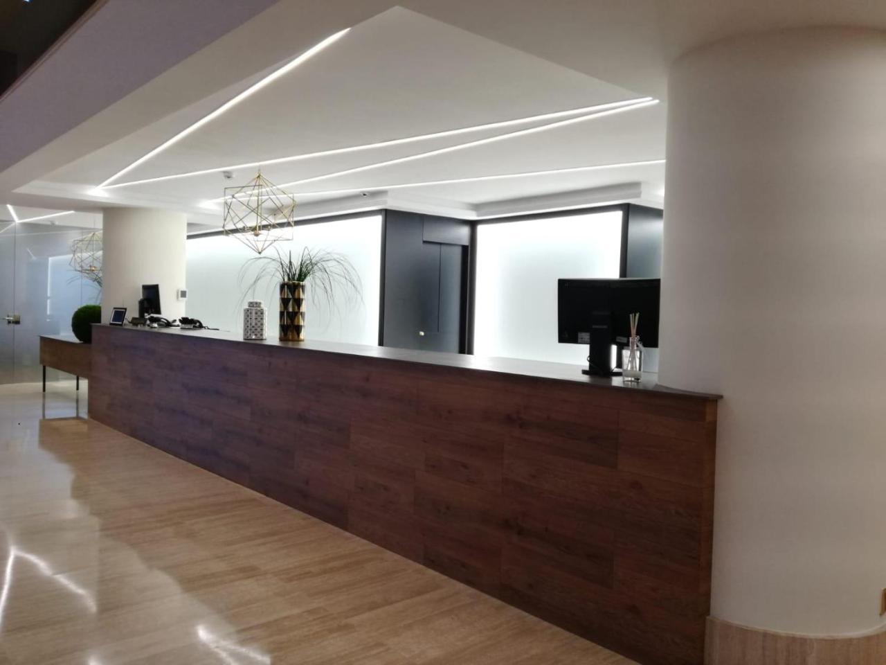Oca Puerta Del Camino Hotel Сантьяго-де-Компостела Экстерьер фото