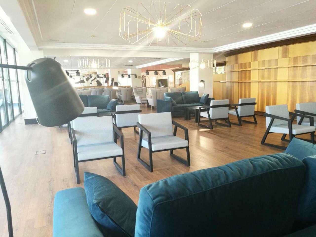 Oca Puerta Del Camino Hotel Сантьяго-де-Компостела Экстерьер фото