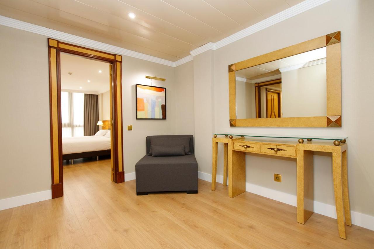 Oca Puerta Del Camino Hotel Сантьяго-де-Компостела Экстерьер фото